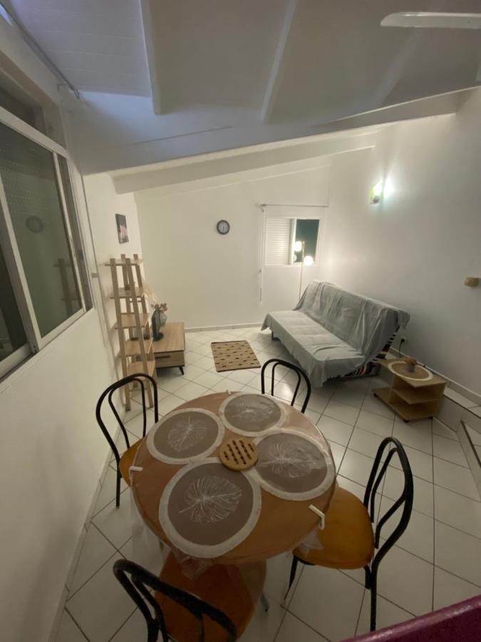 Appartements: Plage & Commerces A 200M Sainte-Anne  Dış mekan fotoğraf