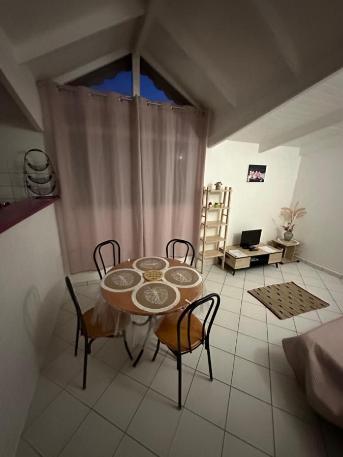 Appartements: Plage & Commerces A 200M Sainte-Anne  Dış mekan fotoğraf