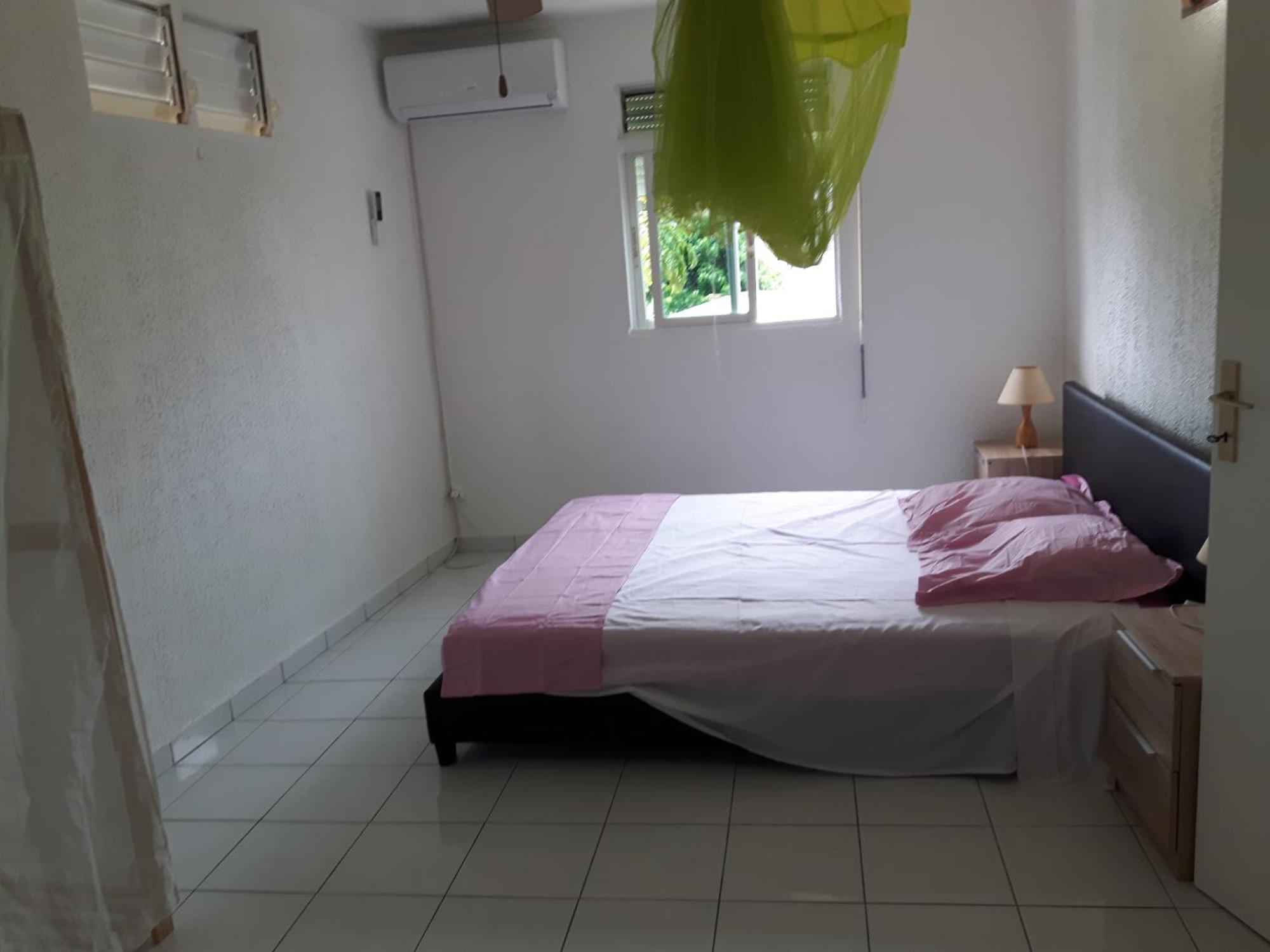 Appartements: Plage & Commerces A 200M Sainte-Anne  Dış mekan fotoğraf